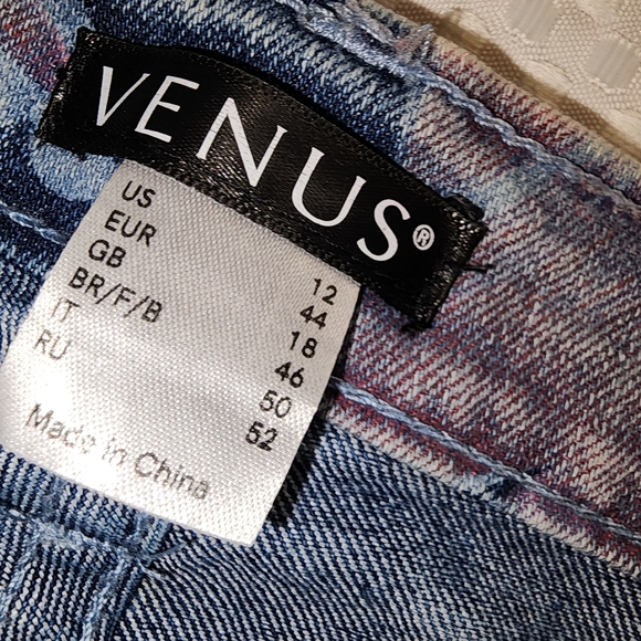 VENUS EUC WOMEN'S SIZE 12 BIRD FLORAL HIP JEANS - Picture 8 of 11